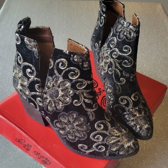 Naughty monkey beautiful booties (Final Price) - Picture 3 of 7